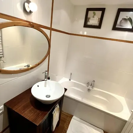 280m2 House With Wifi And Terrace